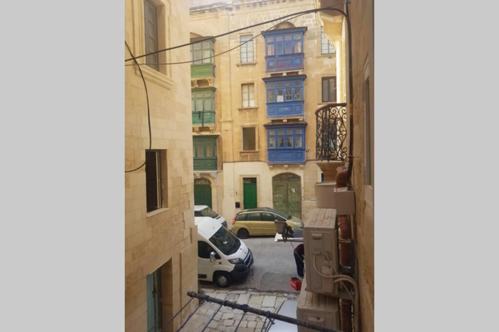 Garden view studio maisonette in Valletta Il-Furjana Buitenkant foto